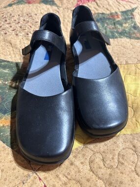 Keds Black Mary Jane Flats with Hook-and-Loop Strap size 40 or 9us